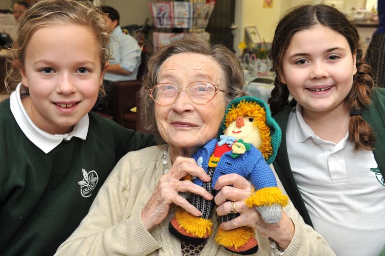 Scarecrow brings Eye pupils and care home residents together